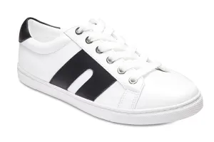 Formula Sneaker in White And Black Leather