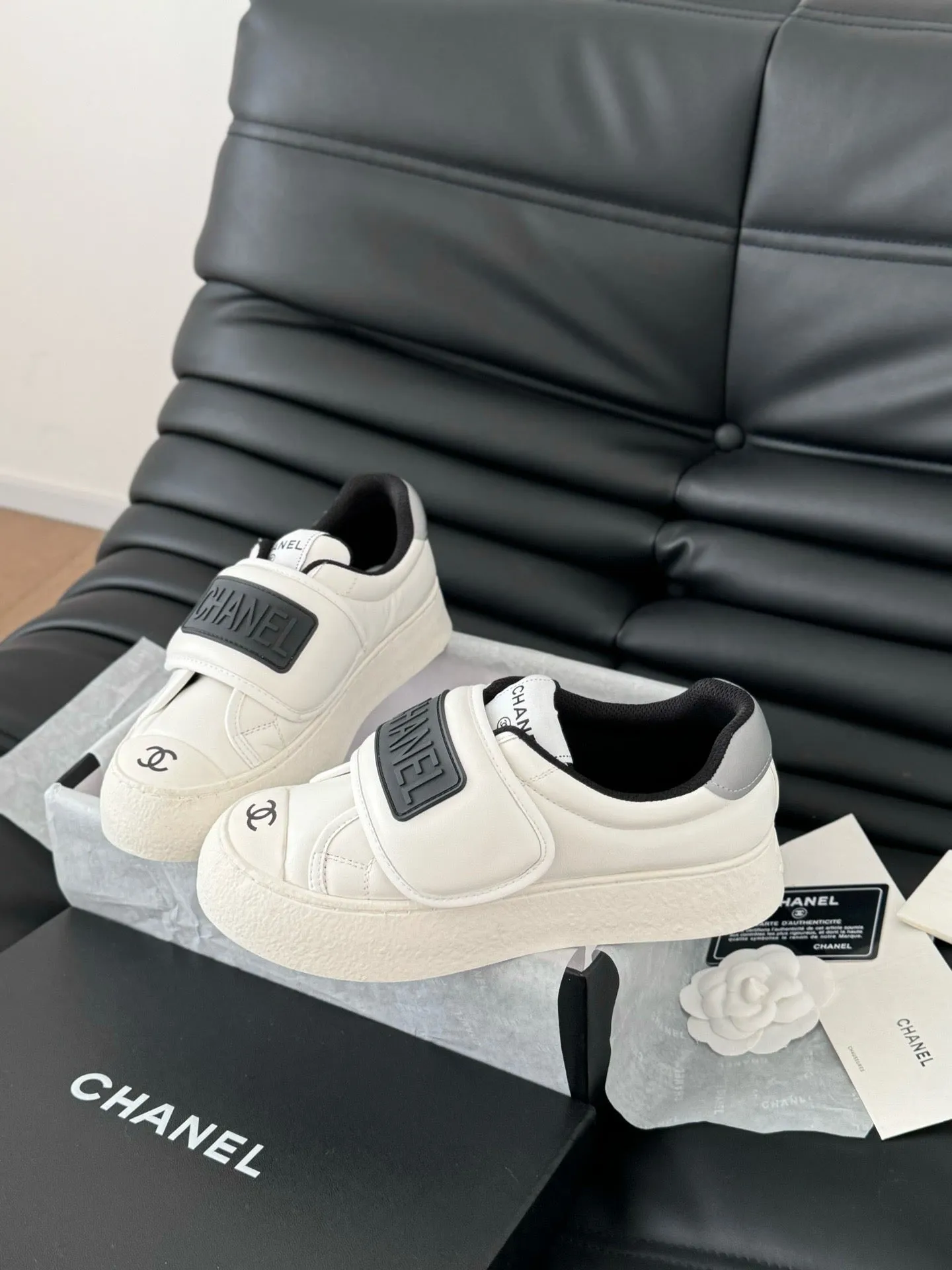 SE1543 Chanel Sneakers / Size5-11