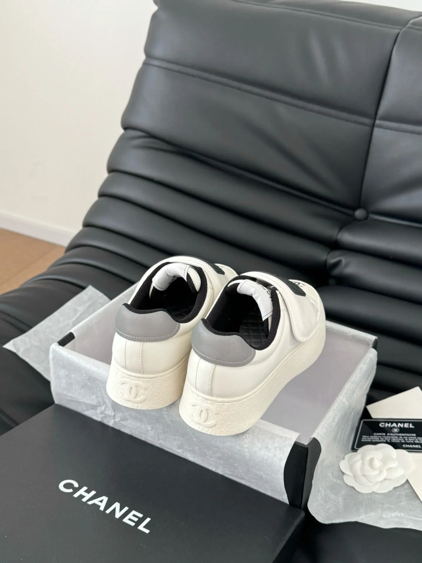 SE1543 Chanel Sneakers / Size5-11